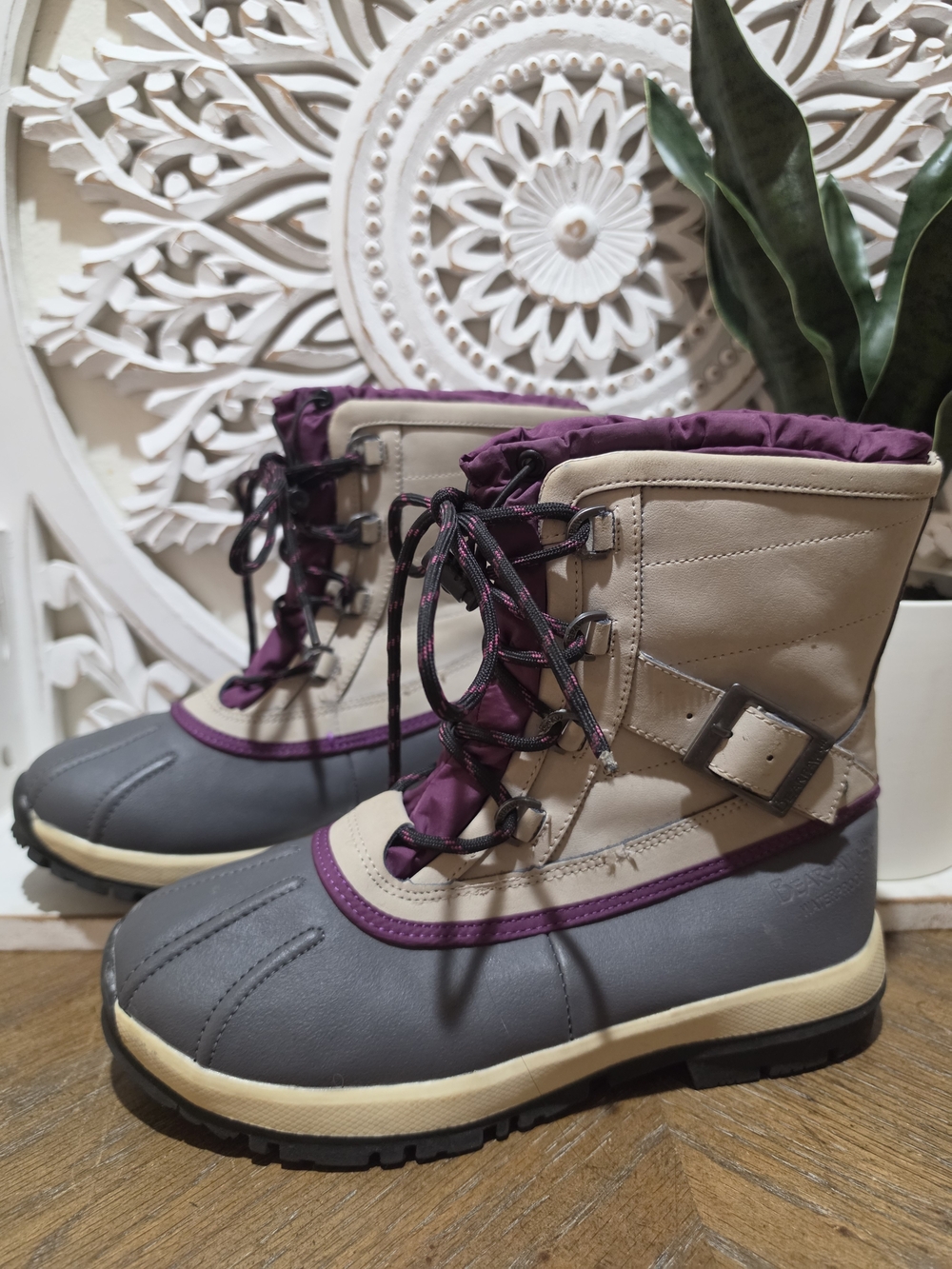 Bearpaw Waterproof Winter Boots in Gray, Beige & Purple Womens Size 7